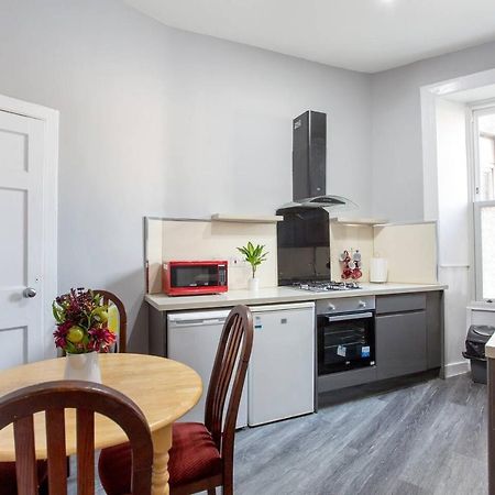 Stunning 2-Bed Apartment In Central Édimbourg Extérieur photo