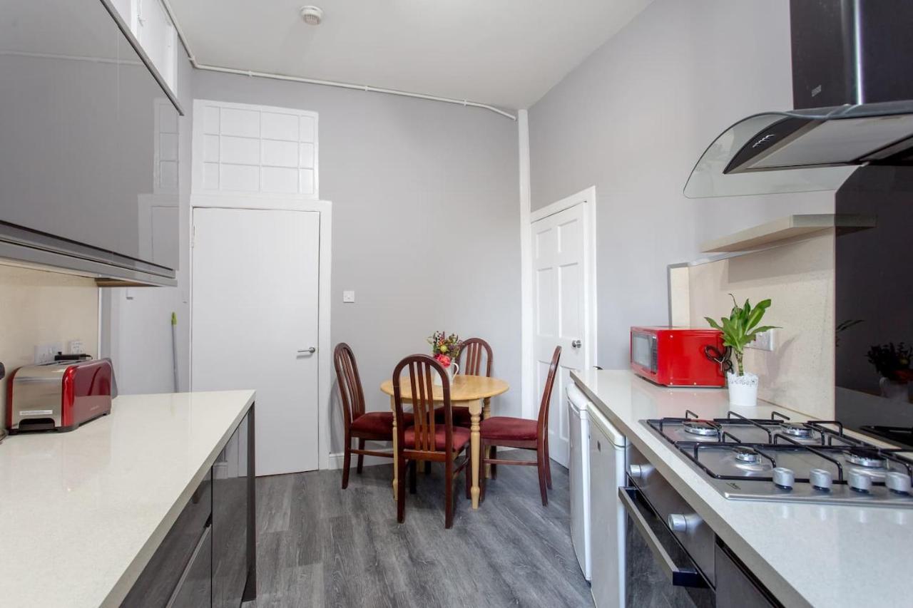 Stunning 2-Bed Apartment In Central Édimbourg Extérieur photo