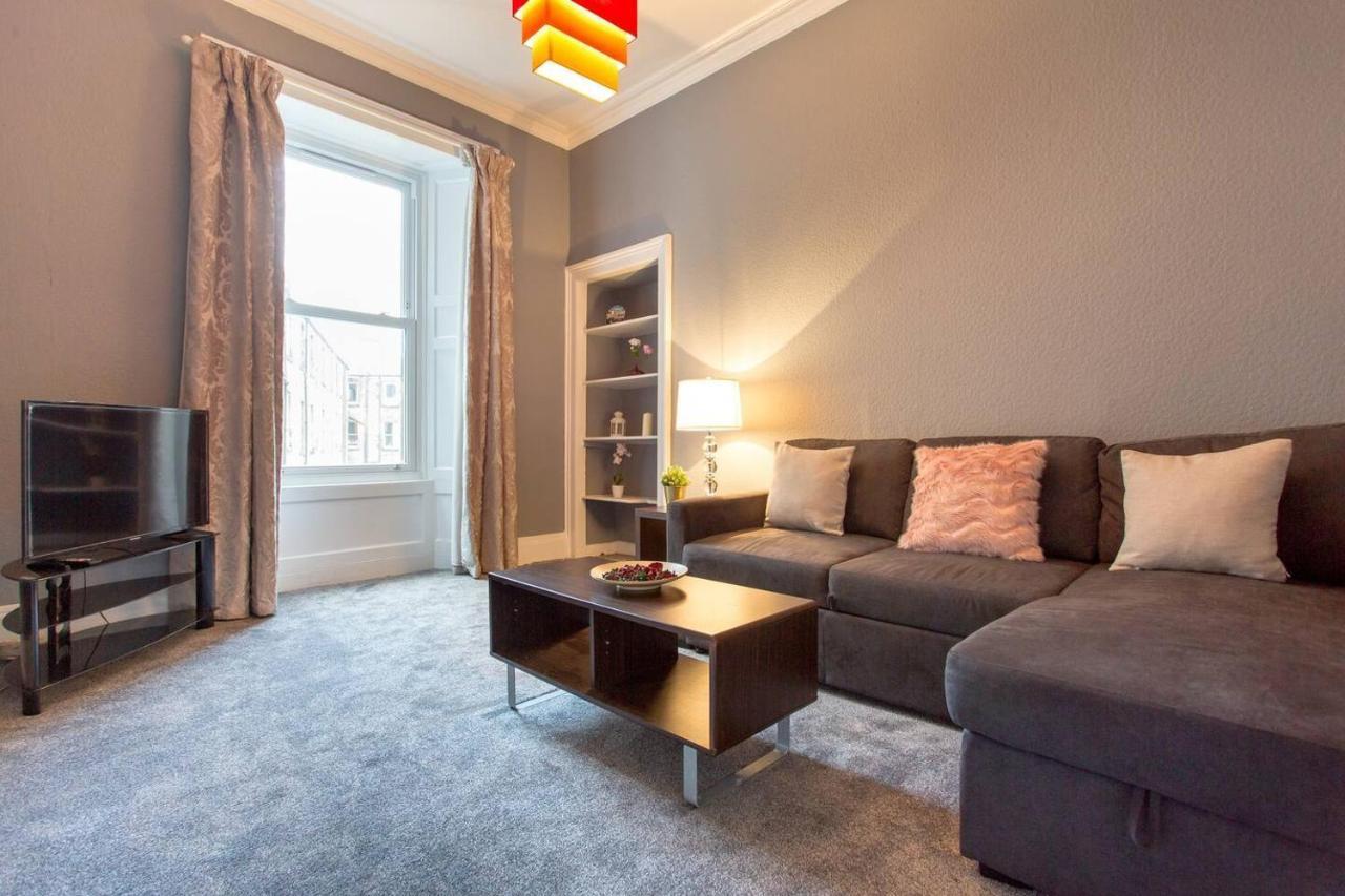 Stunning 2-Bed Apartment In Central Édimbourg Extérieur photo