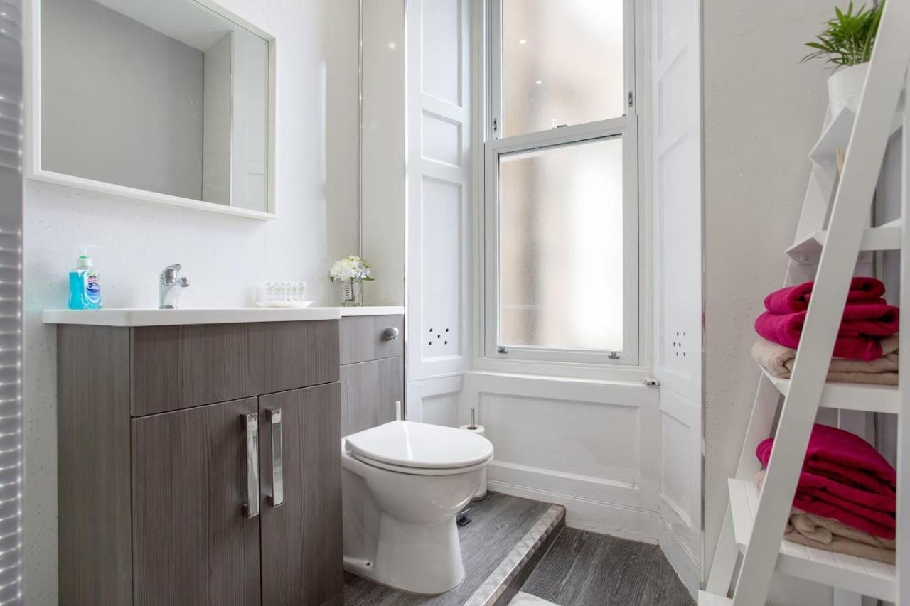 Stunning 2-Bed Apartment In Central Édimbourg Extérieur photo